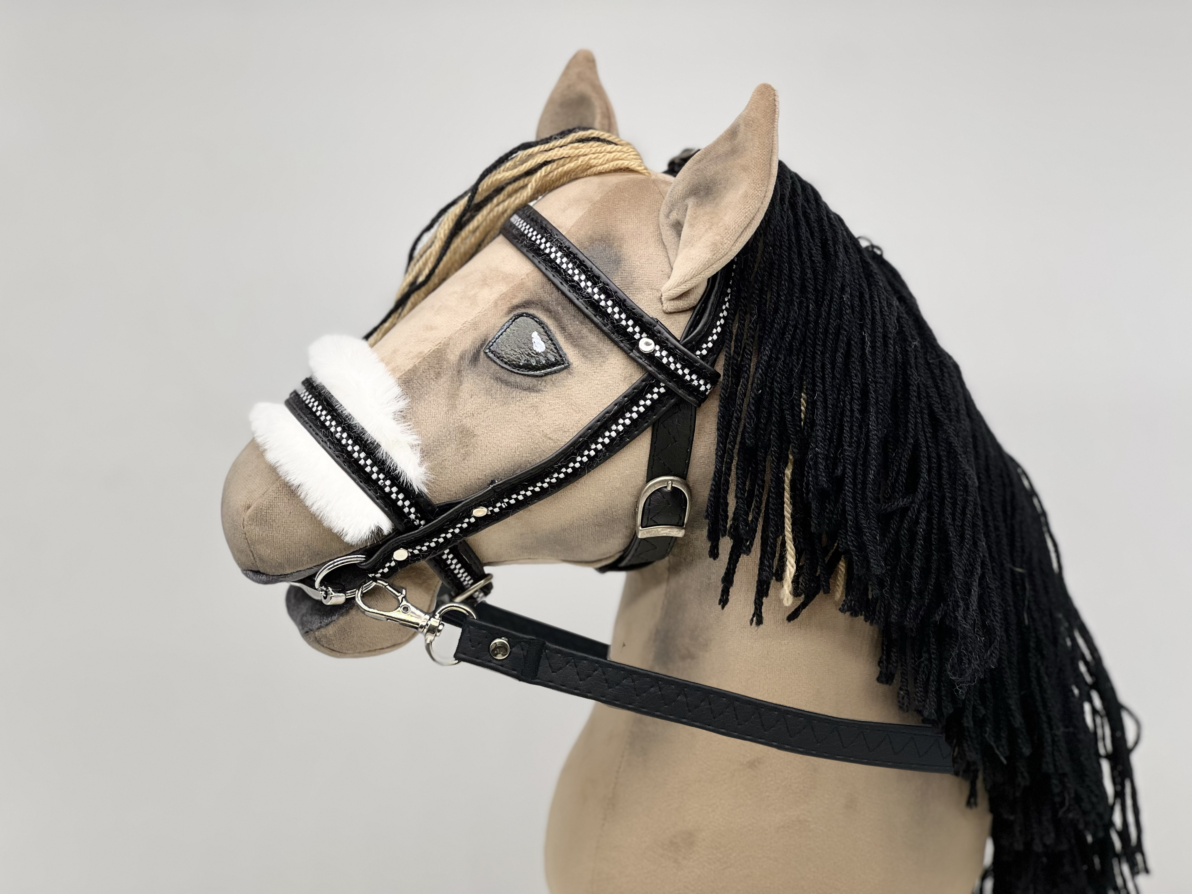Hophorse  Trense mit Samtborte,Zügel,Nasenriemen (Fell),unterschiedliche Samtbänder
