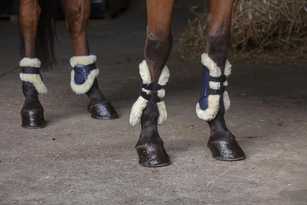 NORTON "XTR" Streichkappen mit synthetischem Lammfell