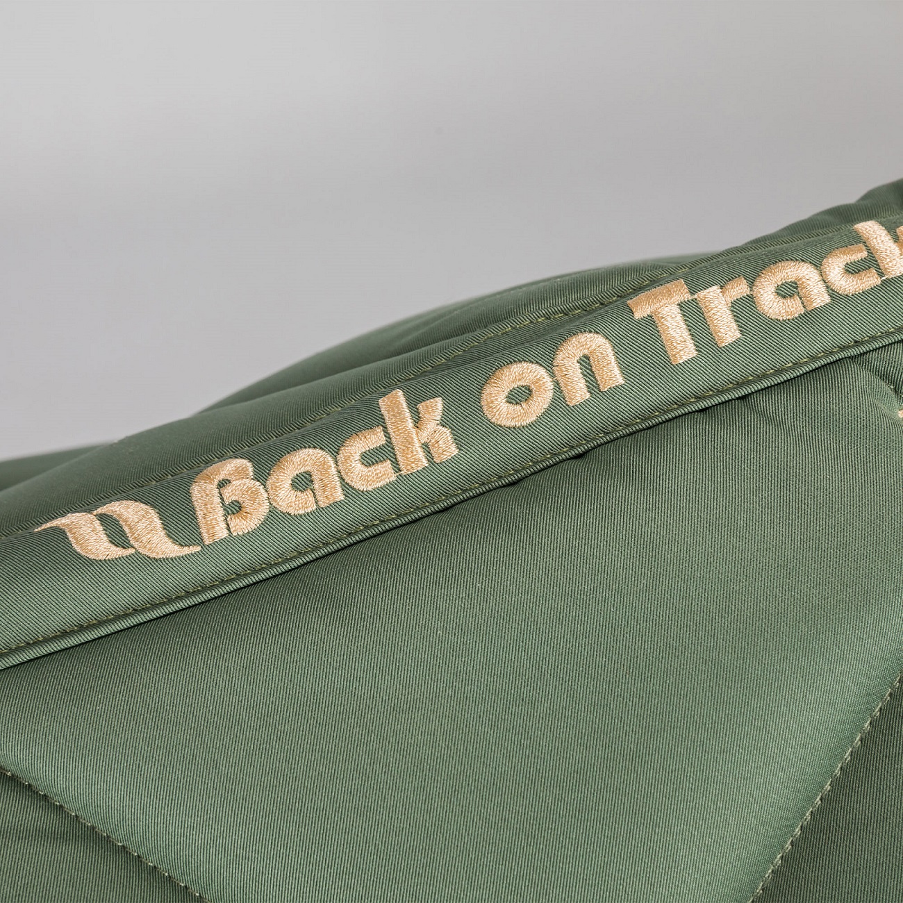 Back on Track Nights Collection Schabracke Springen, Olivegrün