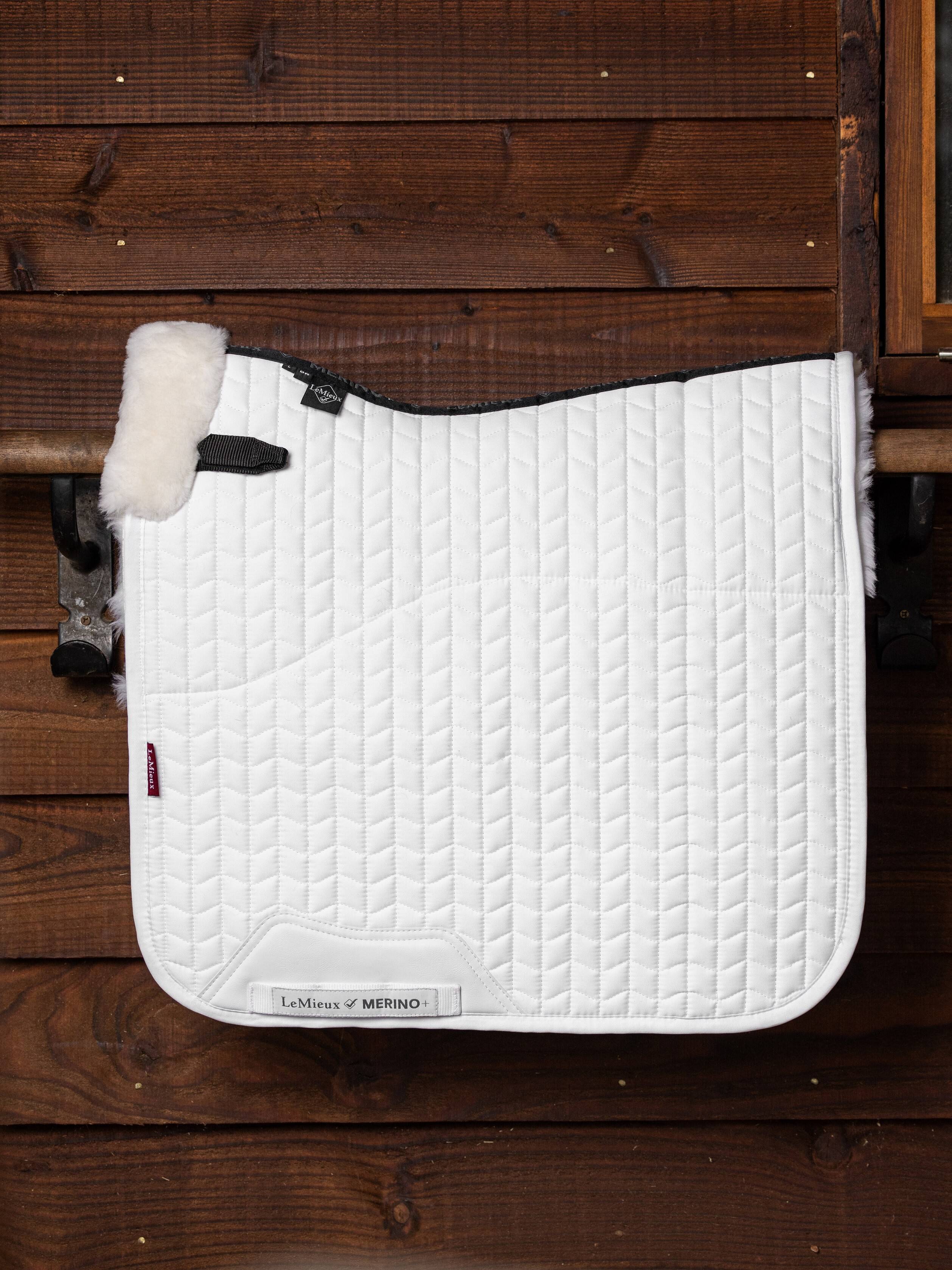 LeMieux Merino+ Dressurschabracke, halb gefüttert