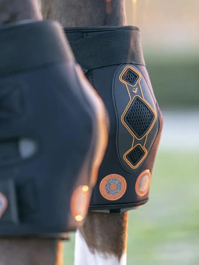 Conductive Magno Hock Boots